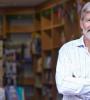entrepreneur_homme_mur_librairie