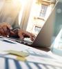 ordinateur services bancaires a distance