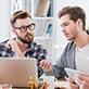 jeunes au bureau