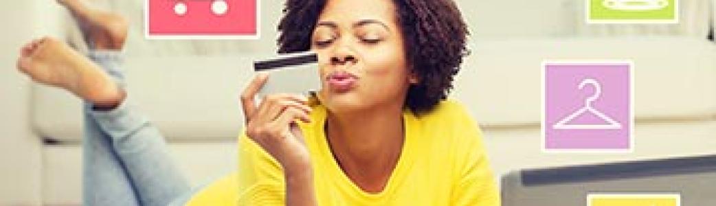 femme carte bancaire shopping