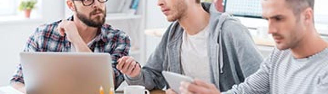 jeunes au bureau