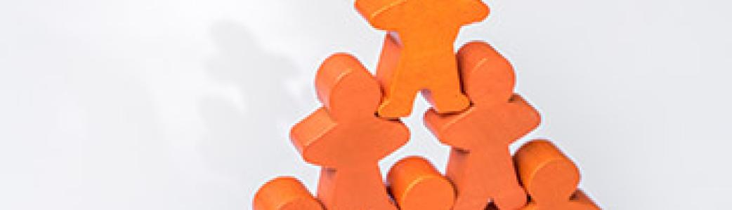pyramide homme orange 