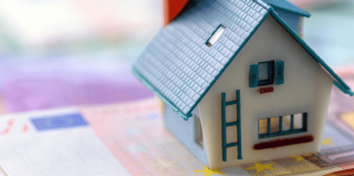 Maison sur des billets