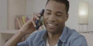 homme au téléphone
