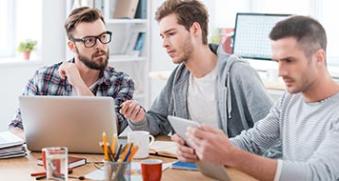 jeunes au bureau