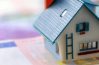 Maison sur des billets