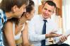 jeune couple et son conseiller
