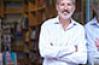 entrepreneur-homme-mur-librairie-vignette