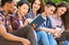 Étudiants qui révisent