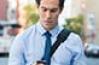 jeune homme smartphone