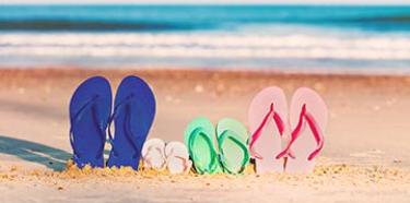 tongs sur la plage
