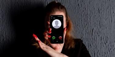 image téléphone avec appel inconnu