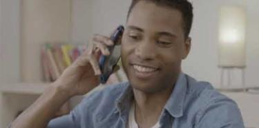 homme au téléphone